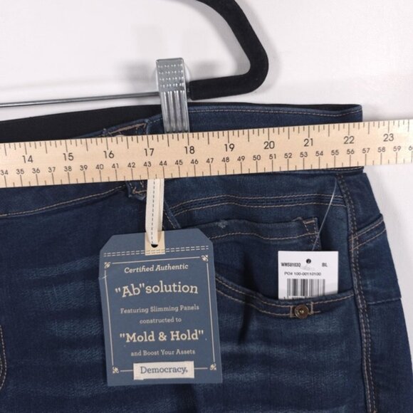 NWT DEMOCRACY Ab Solution CORE ESSENTIAL‎ Denim Jean Shorts Mold & Hold Size 24W - Picture 6 of 12